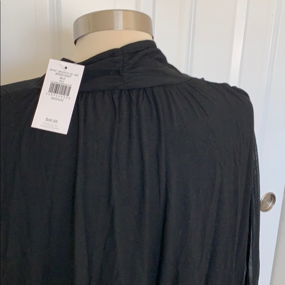 Buckle red by BKE pleated sleeve deep V top - Picture 11 of 15